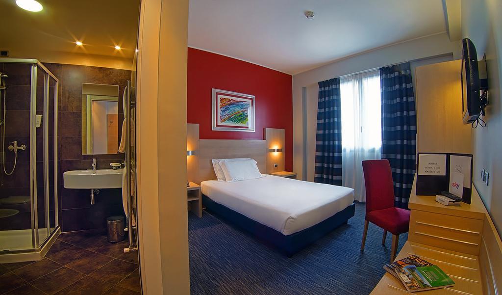 Hotel Sporting Cologno Cologno Monzese Pokoj fotografie